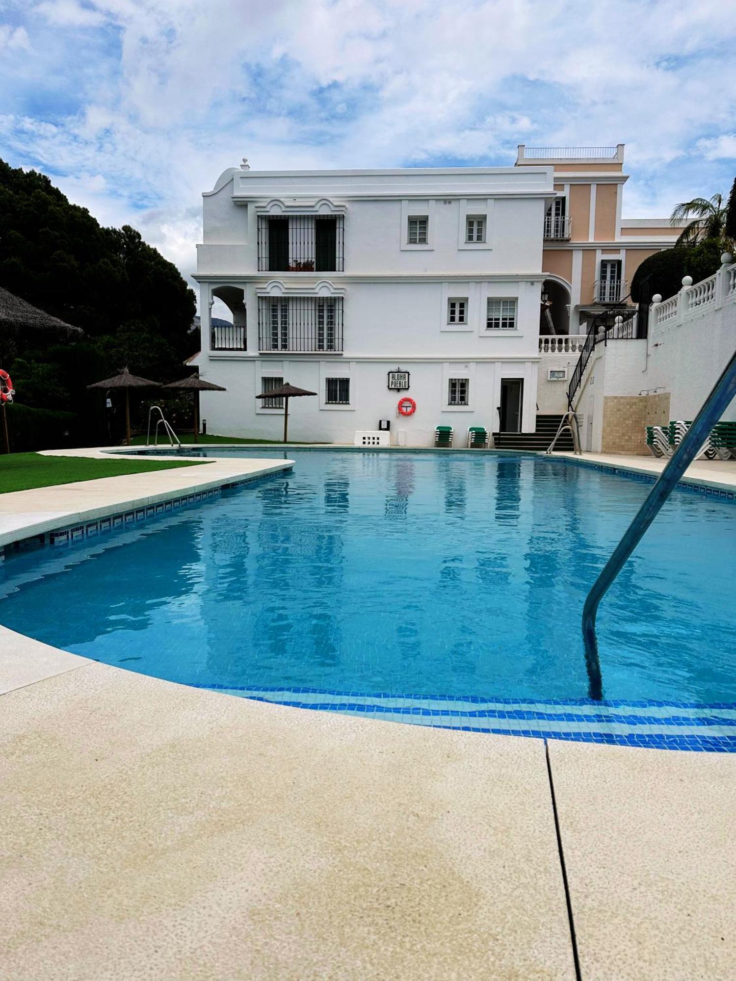 Apartment Aloha Pueblo, Garden , Rooftop View 3-storey Townhouse Marbella