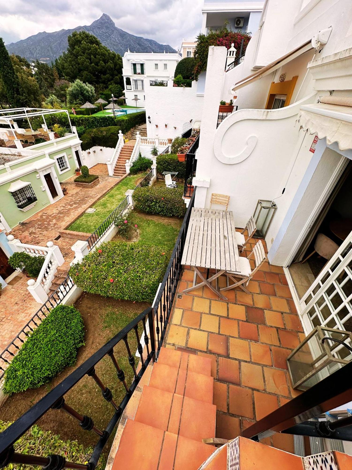 Apartment Aloha Pueblo, Garden , Rooftop View 3-storey Townhouse *